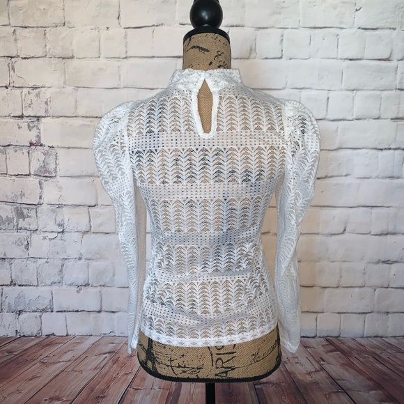 ✨ SOLD NWOT Gorgeous lace top - Picture 5 of 6